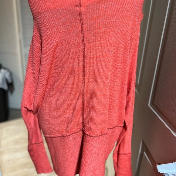 ❤️NWOT- Free People We The Free Londontown Thermal Top Shirt coral Cherry SZ M❤️ - Picture 10 of 12